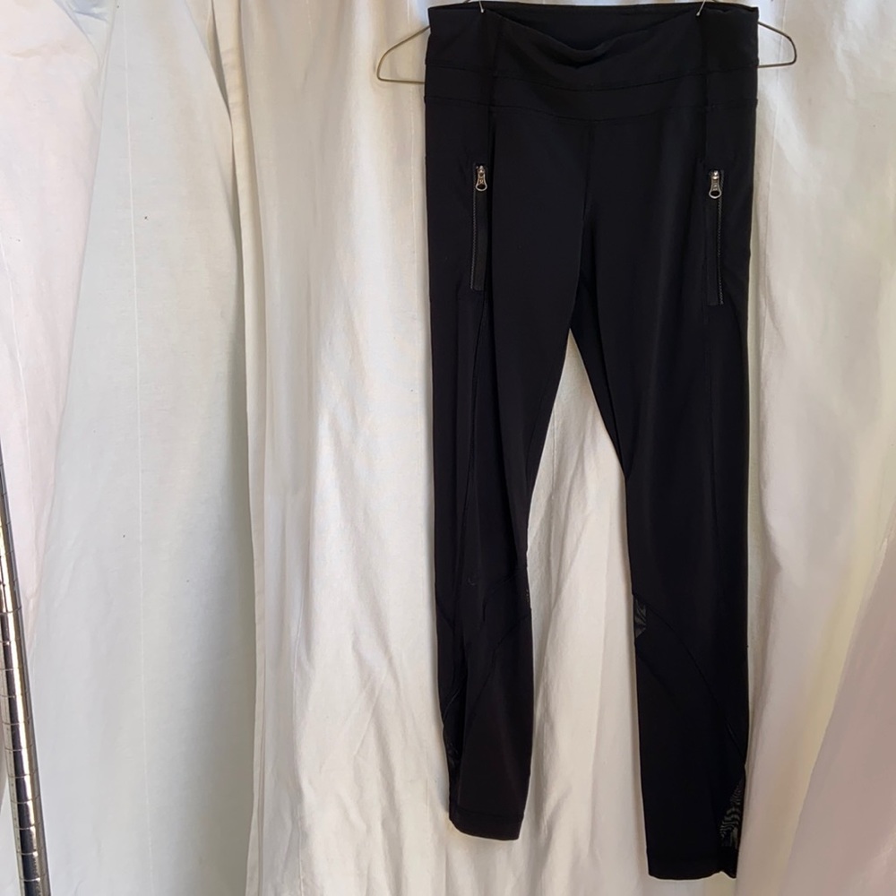 Lululemon leggings with mesh sz 6